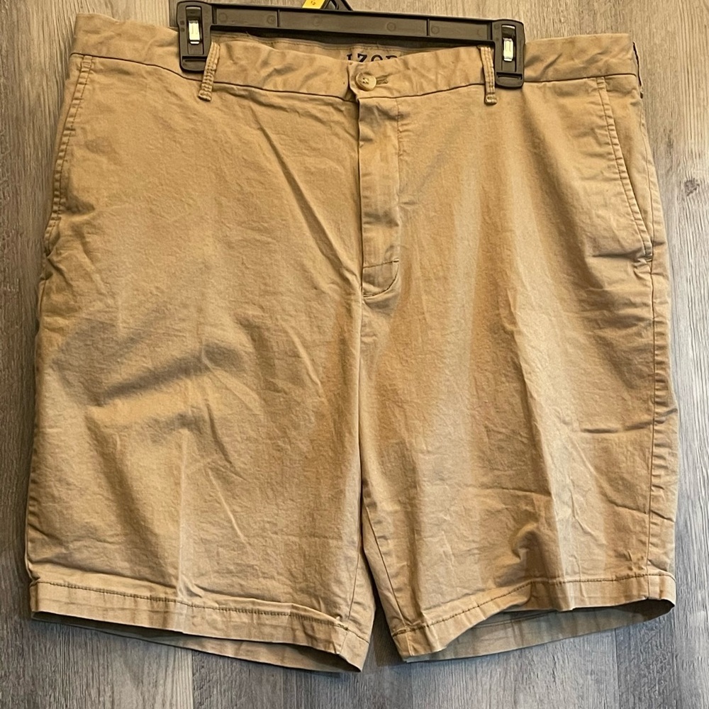 Izod Men's Khaki Flat Front Shorts
